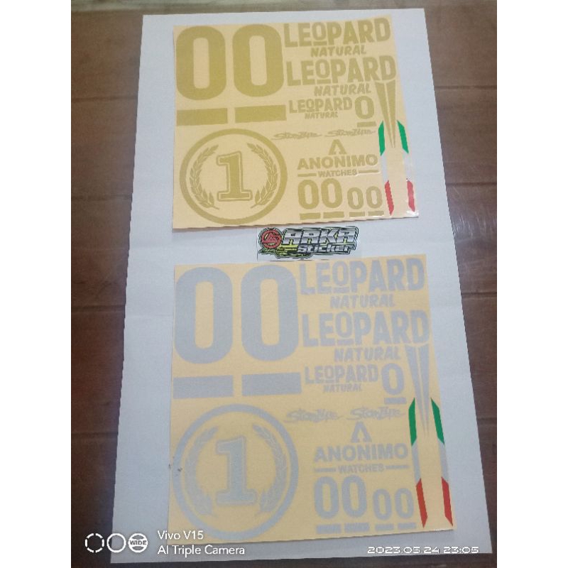 Sticker Helm Leopard Cutting