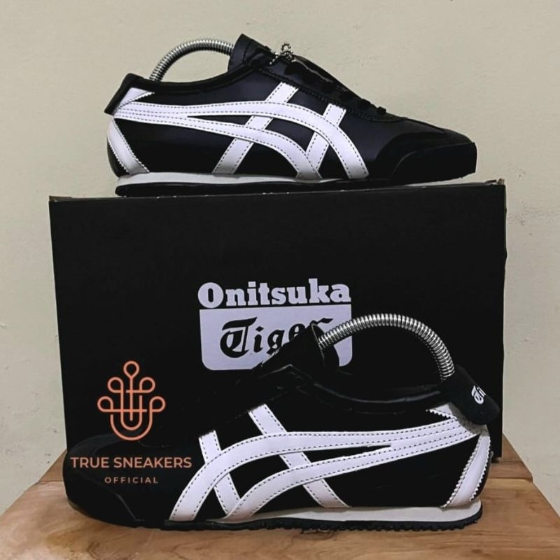 Sepatu Jepang Black White Onits Black White