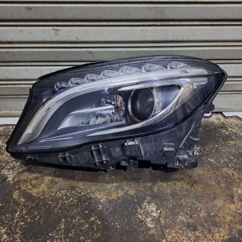Headlamp Mercedes Benz GLA 200