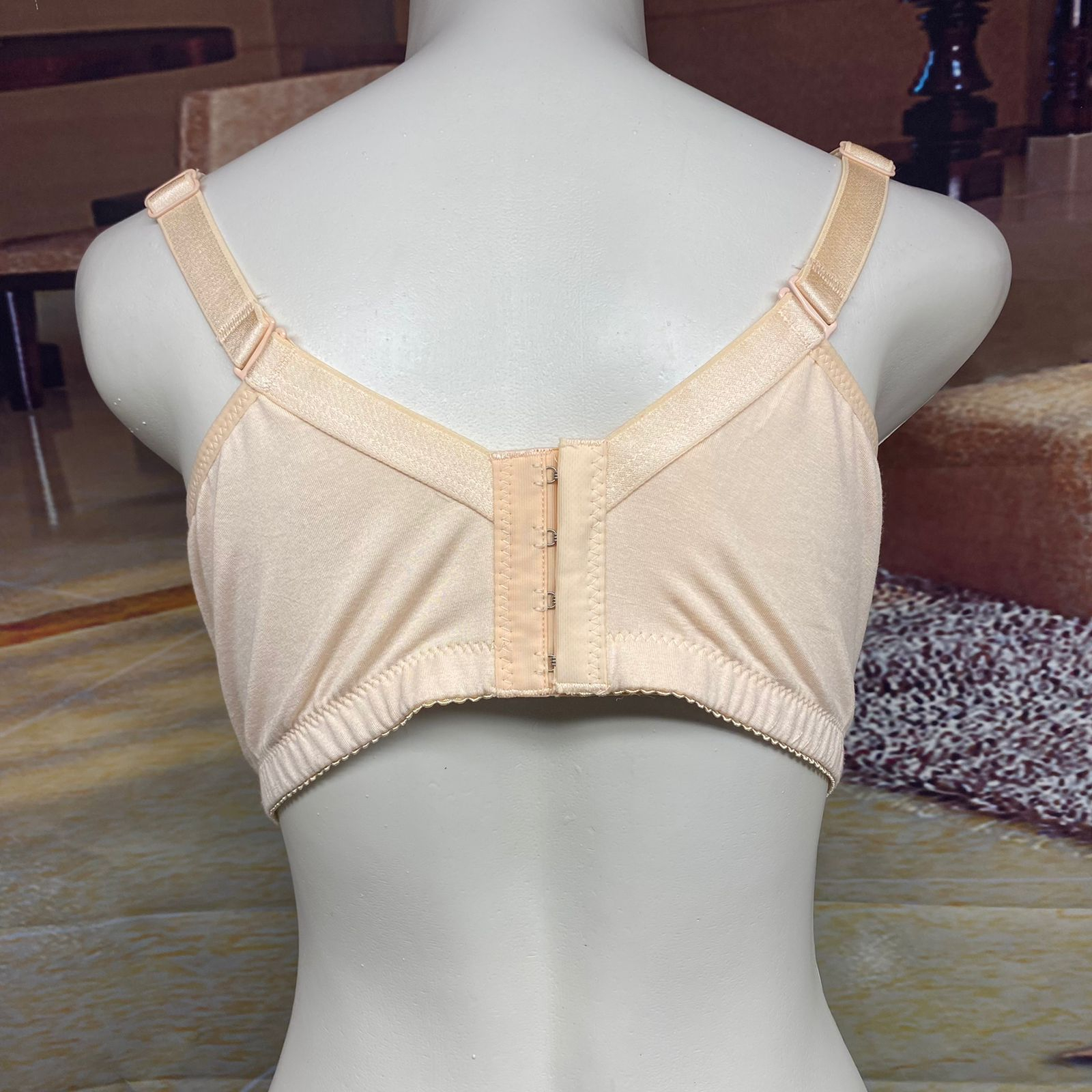 BRA / BH WANITA MENYUSUI 558 TIDAK ADA KAWAT BUSA SEDANG SIZE 34-42