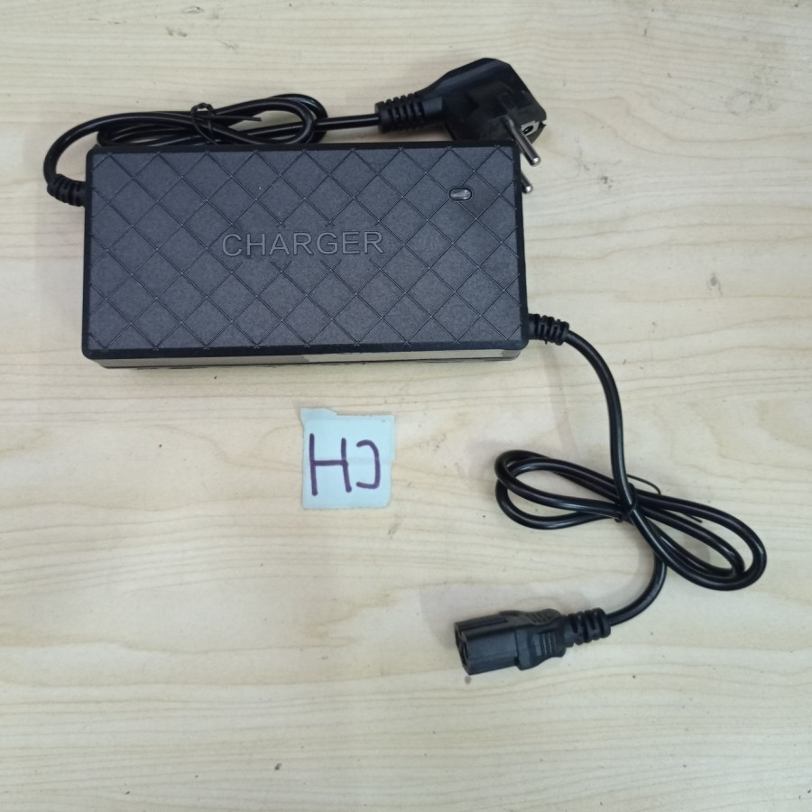 Charger Sepeda Listrik 48V 12ah / Universal Charger Motor Listrik / cas sepeda listrik