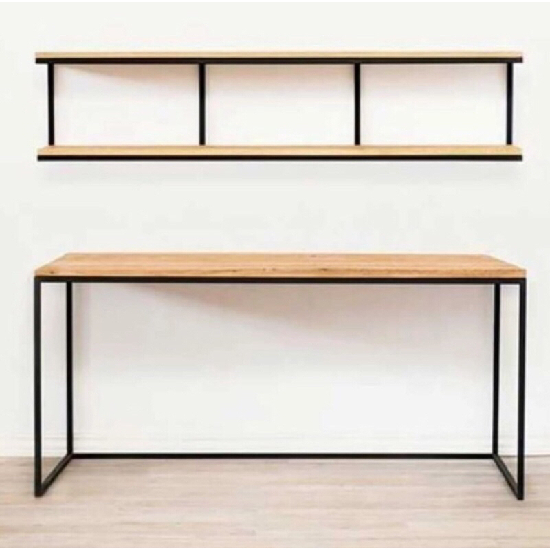 Meja belajar dan rak dinding