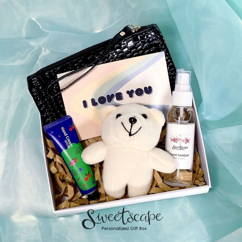 

Gift Box Package 40- Paket Hampers 40- Kado Graduation