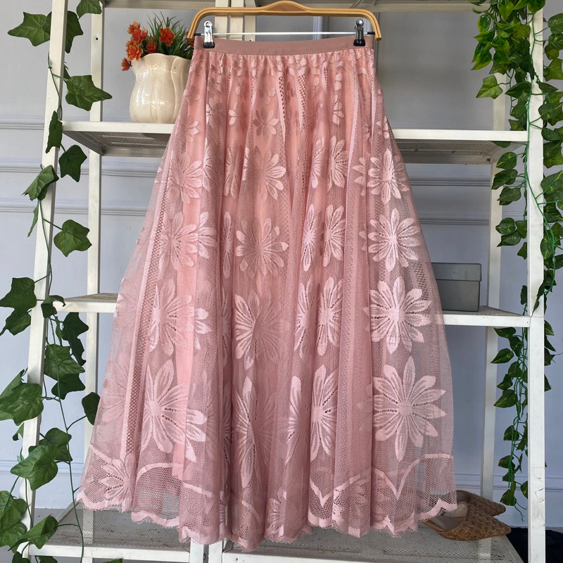 youngmoodis maudy skirt rok brokat kombinasi tille dan mutiara halus import