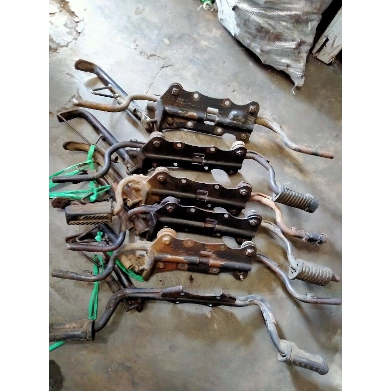 STEP DEPAN SUPRA X 125 SEKEN ORIGINAL