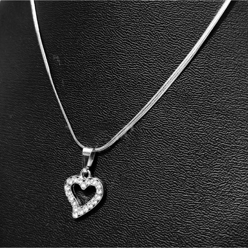 kalung liontin LOVE wanita