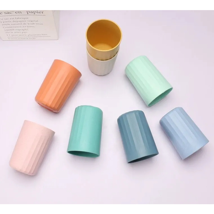 1 Set 4 Pcs Gelas Plastik Jerami Warna Warni