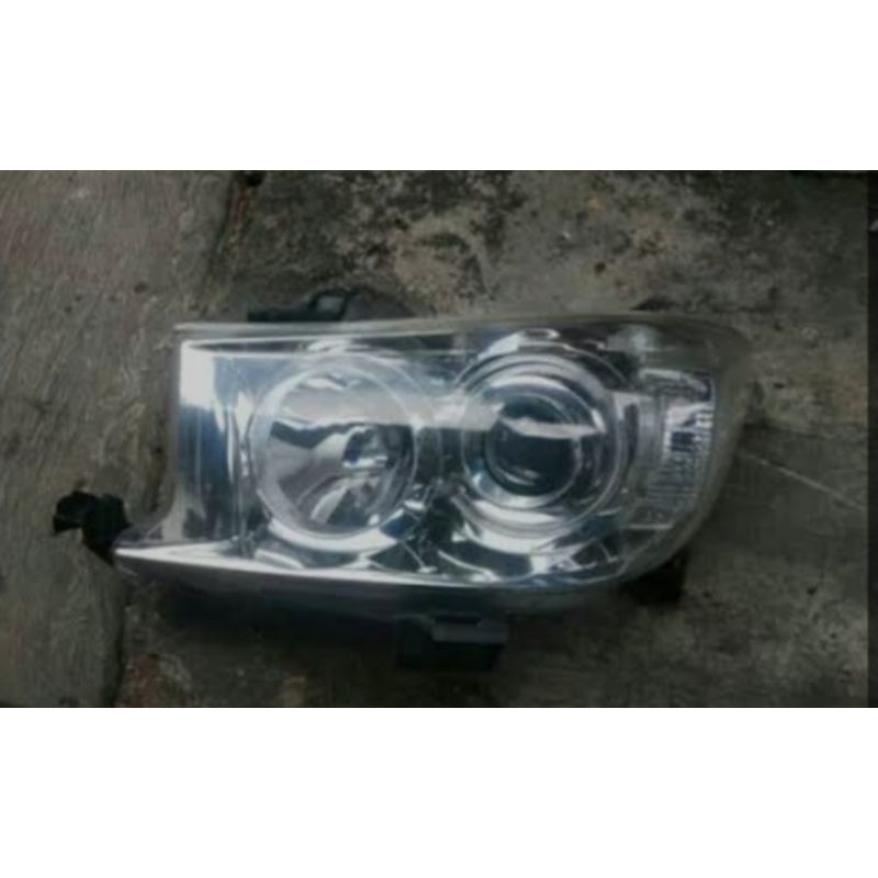 lampu depan fortuner 2010/2011