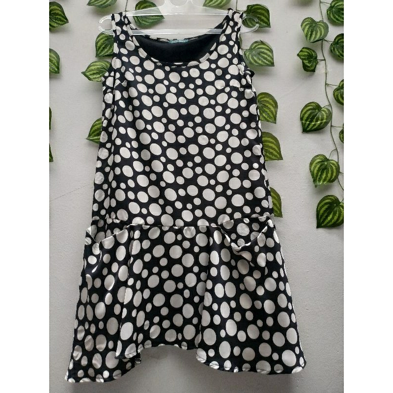 Mini dress hitam polka putih