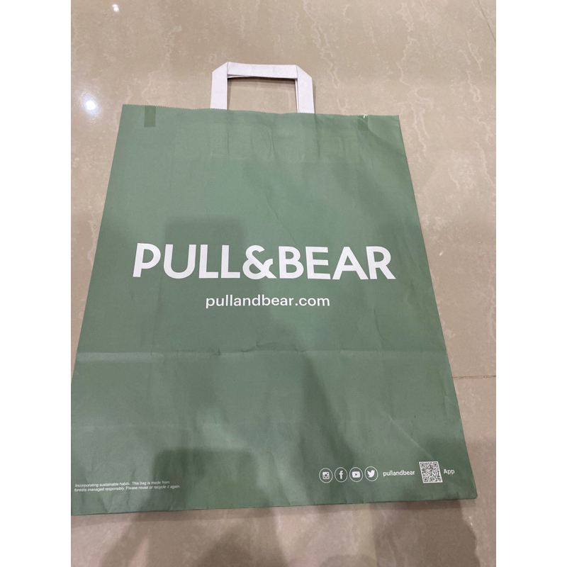 

paperbag pull & Bear