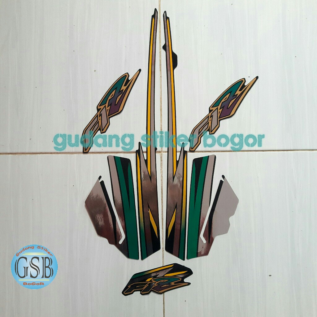 STRIPING STICKER LIS LES BODY MOTOR YAMAHA F1ZR F1ZR 1996 HITAM-HIJAU
