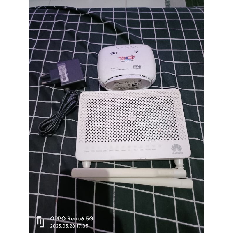 Huawei HG8245H5 (Bonus zte zxv10 w300s)