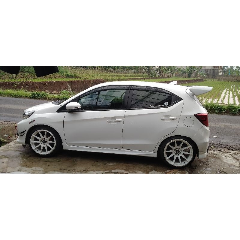 Spoiler brio rs urbanite