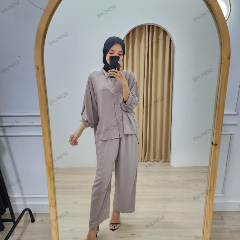 one Set Kemeja Alexandra Lengan Panjang Jumbo Cringkle Airfow - Setelan Wanita Kemeja