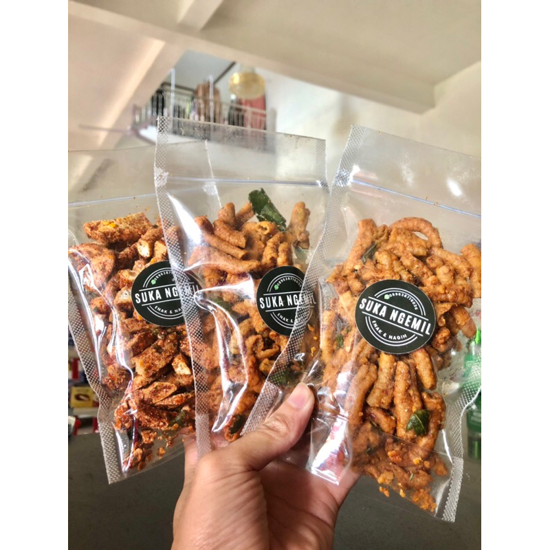 

usus crispy pedas daun jeruk