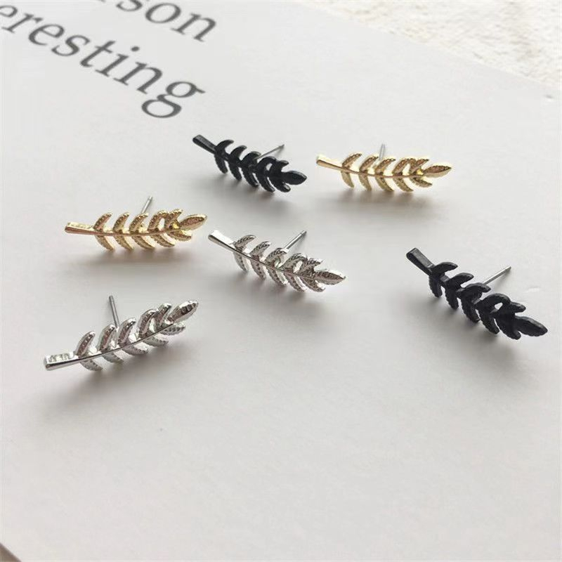 Anting Tusuk Bentuk Daun Warna Gold Gaya Korea untuk Wanita / Anting Tusuk Bentuk Daun Untuk Wanita