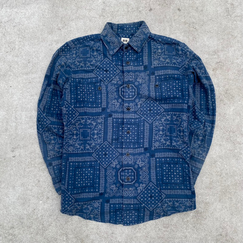 Kemeja Uniqlo Batik Navy