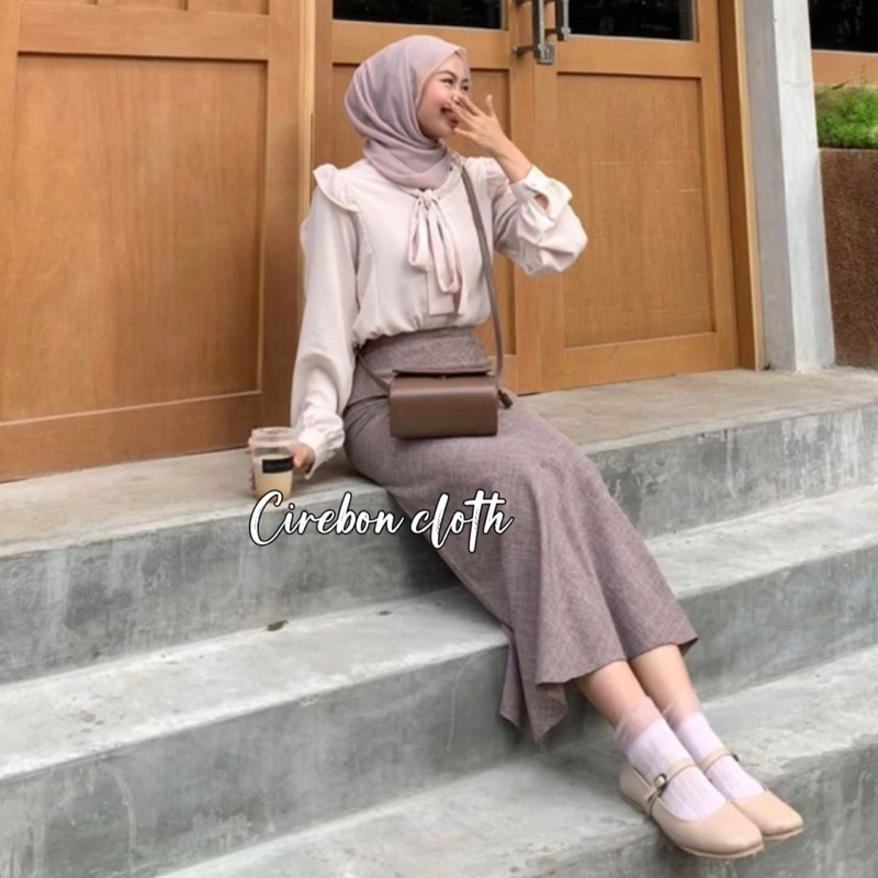 LEIVY KOREAN BLOUSE RIBBON - Cirebon Cloth - KEMEJA AIRFLOW CRINKLE ATASAN WANITA RUFFLE PITA AESTHETIC