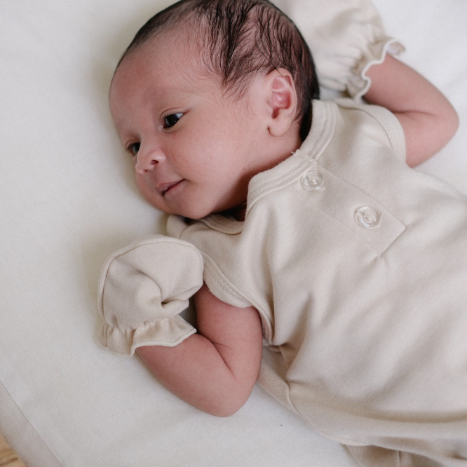 Kiki Pup - Mittens &amp; Socks POLOS / Sarung Tangan Sarung Kaki Bayi Newborn Unisex