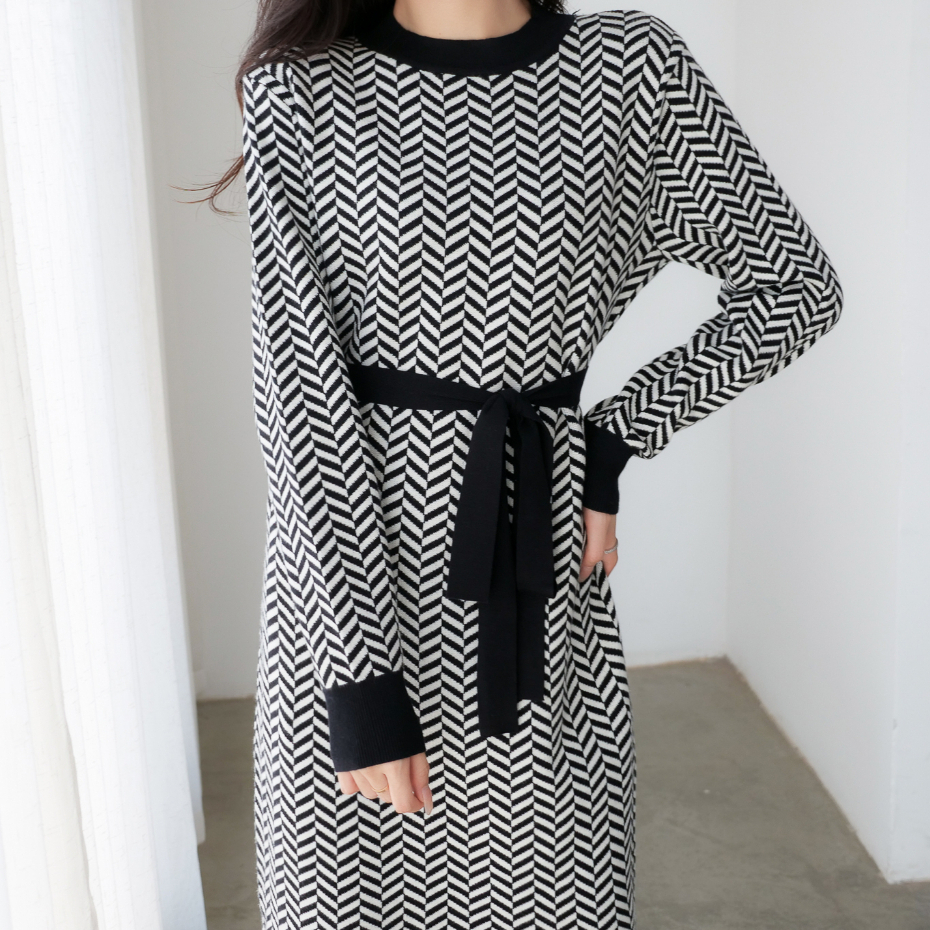 【Premium】Korean Casual Lines Midi Dress 2102