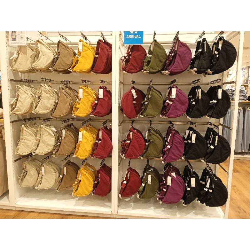 UNIQLO Round Mini Shoulder Bag Tas Bahu Mini Bulat / Korduroi Original Store Jastip Terlaris