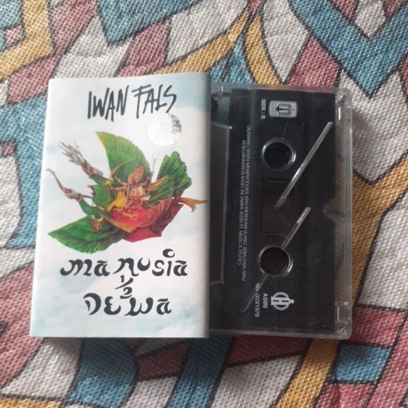 Kaset pita IWAN FALS (manusia setengah dewa)
