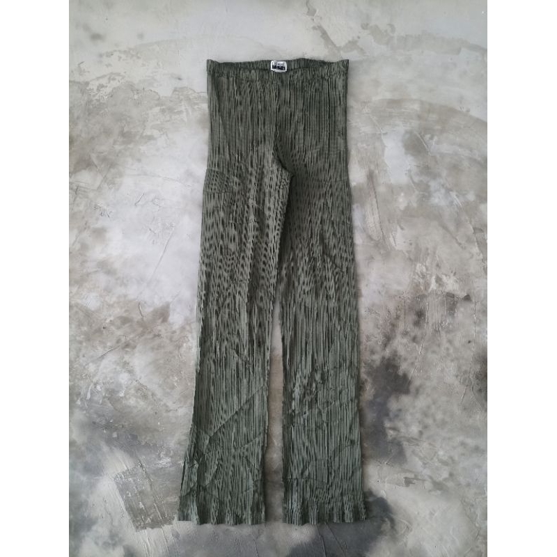 issey miyake fete pleated pants
