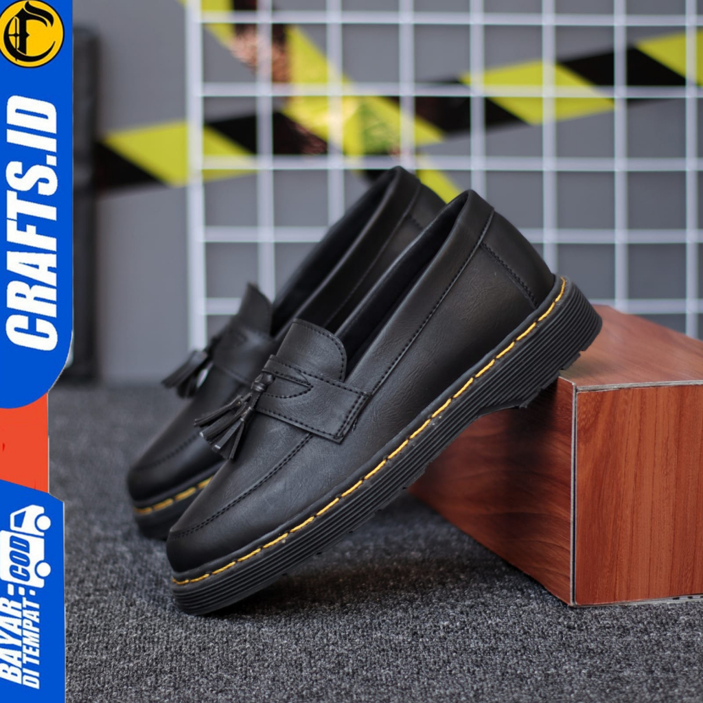 Sepatu Pantofel Formal Hitam Docmart Low Boots Kerja Pria