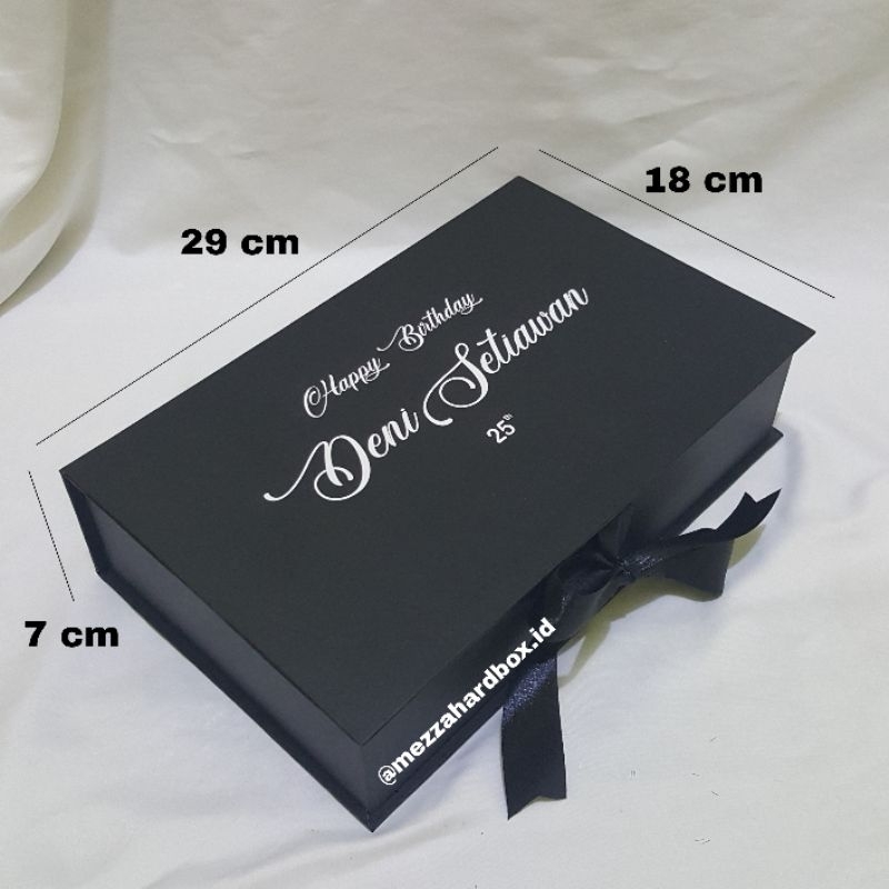

Hardbox / Hampers Ulangtahun Hitam / Size 29 x 18 x 7 bridesmaid box / kotak kado