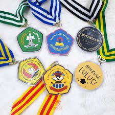 [CUSTOM] Medali Kalung Wisuda Kelulusan Sekolah Medali Lomba Bahan Akrilik + Resin