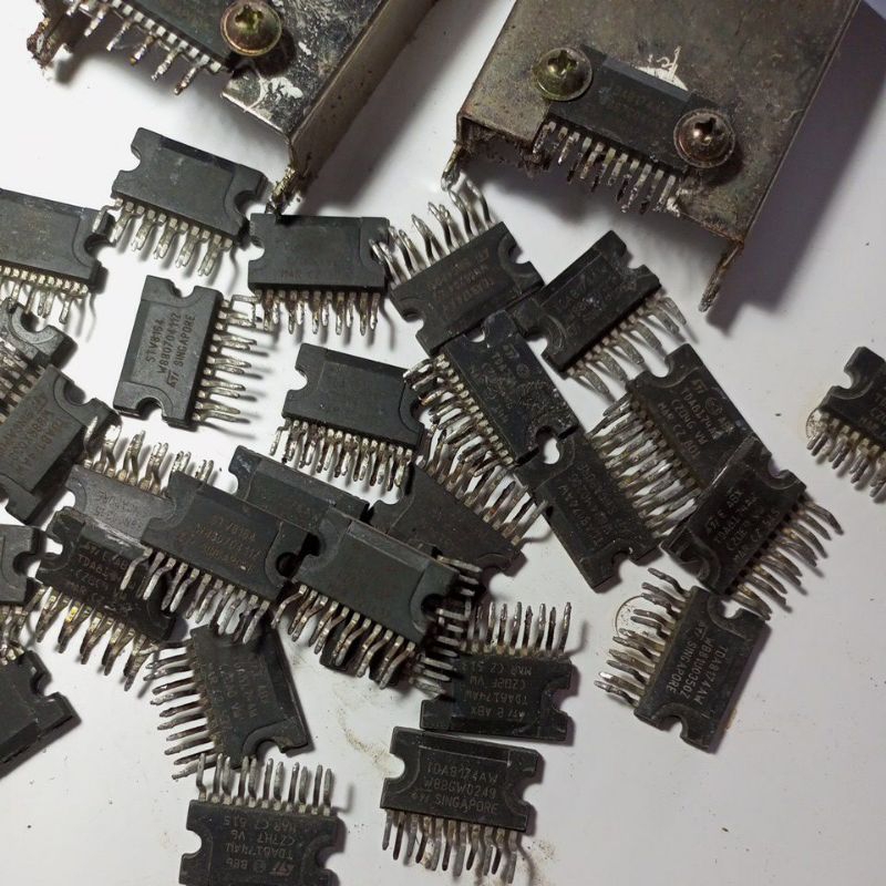 IC VERTIKAL CABUTAN POLYTRON/DIGITEC TDA 8174 AW