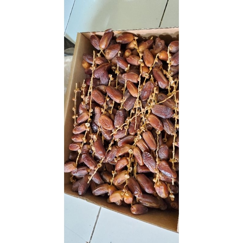 

kurma tunisia tangkai repak 1kg (exp2027) ori murah