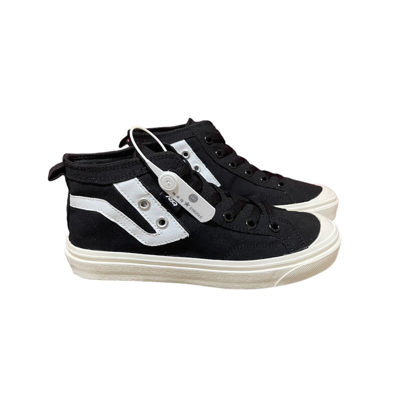 SEPATU SNEAKER NBQ STRUGLE BLACK SK8 PREMIUM