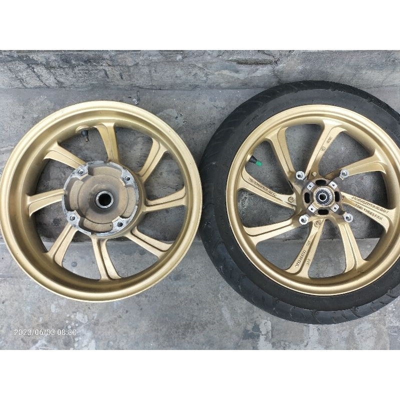 velg pcx original gold