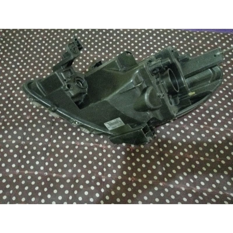HEADLAMP ATAU LAMPU DEPAN NISSAN ALMERA RH/KANAN
