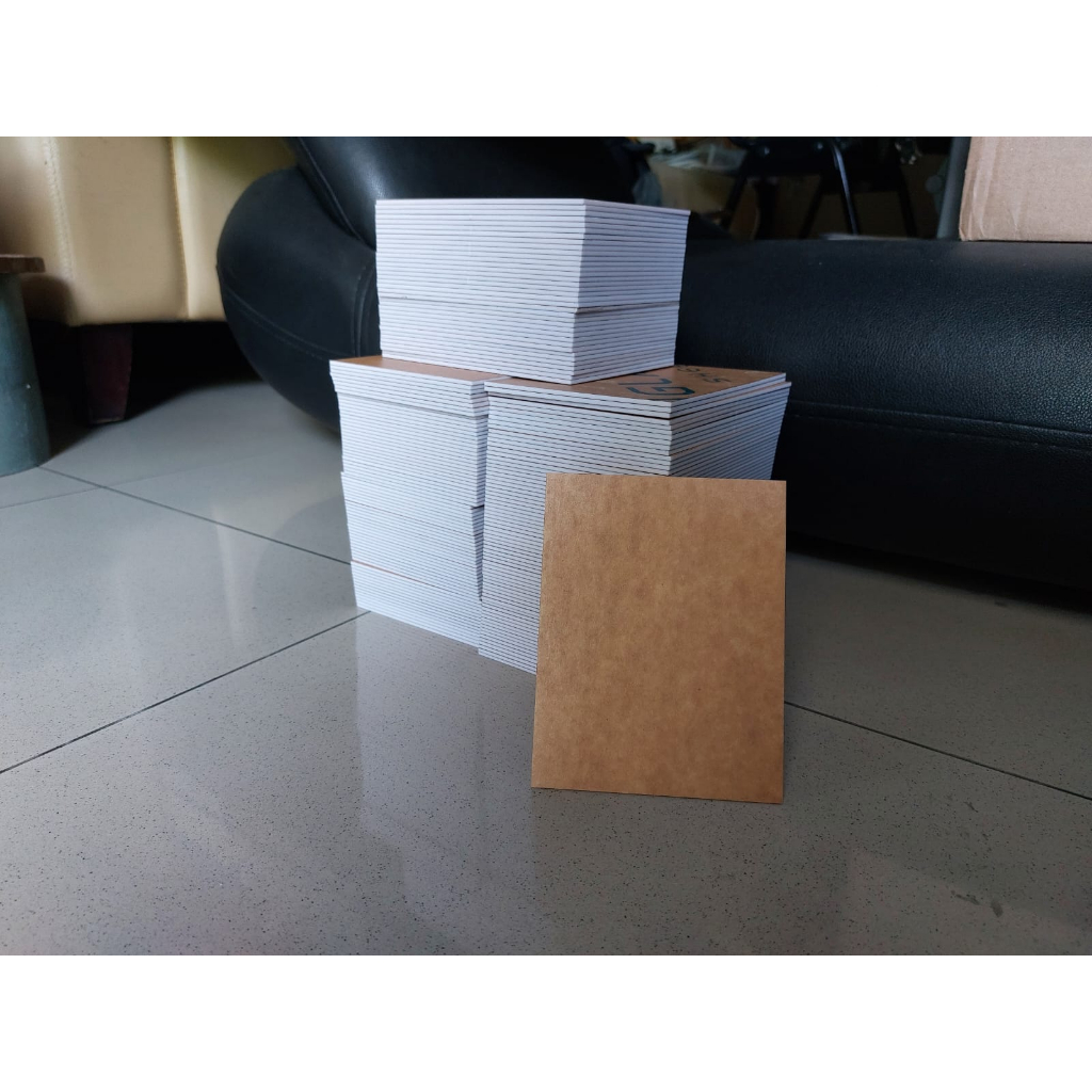 

Akrilik Lembar 2mm 10 x 12.9 cm Putih Padat / Putih Opaque