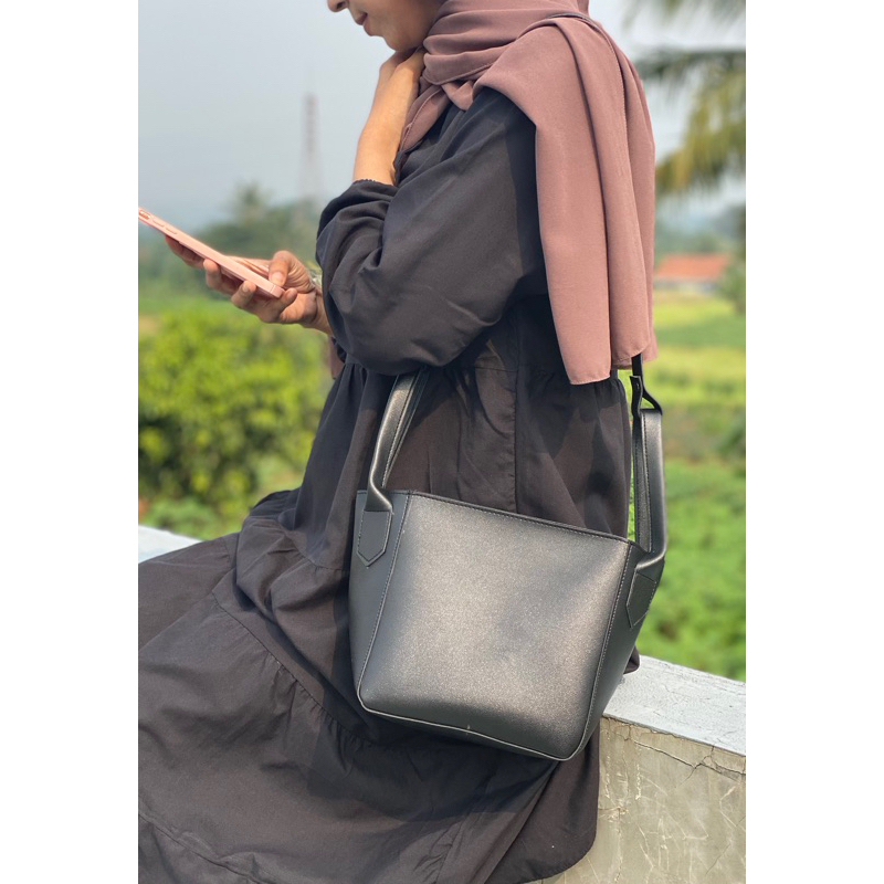 Zalfa Tas Selempang Wanita Delia / Tas Wanita Murah / Tas Fashion Wanita Kekinian