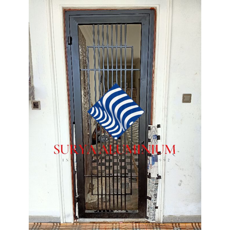 pintu besi minimalis