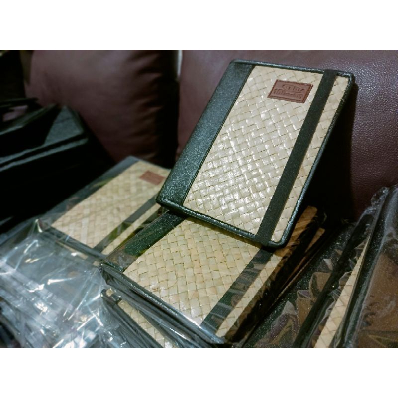 

BUKU AGENDA RAPAT COVER ANYAMAN DAUN PANDAN