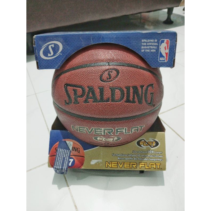 Bola Basket Spalding Never Flat
