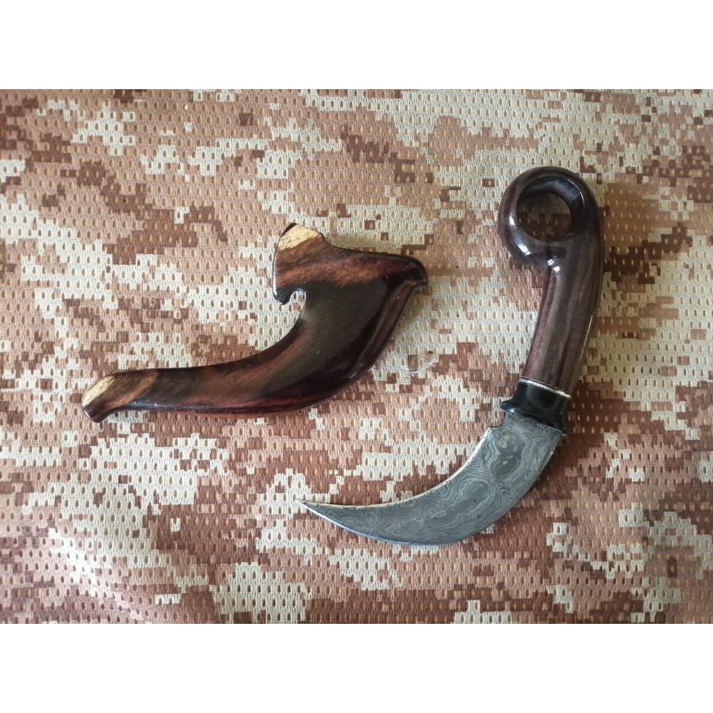 Kerambit Minang Handle Kayu Bilah Classic Pamor
