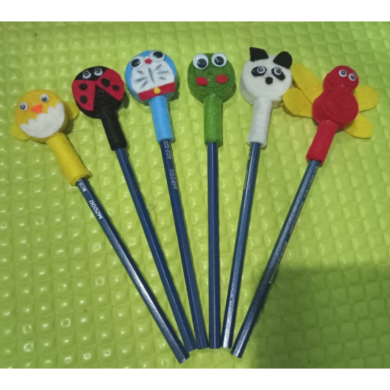 

pensil flanel karakter