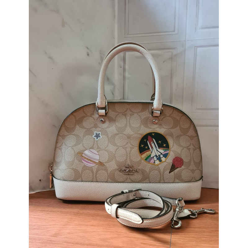 coach siera mini
