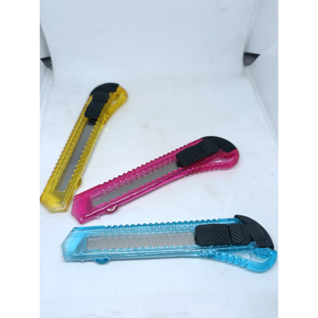 CUTTER BENING BESAR BAGUS PLASTIK MEREK YAMATA V-TRO 1 RENCENG ISI 12 PCS