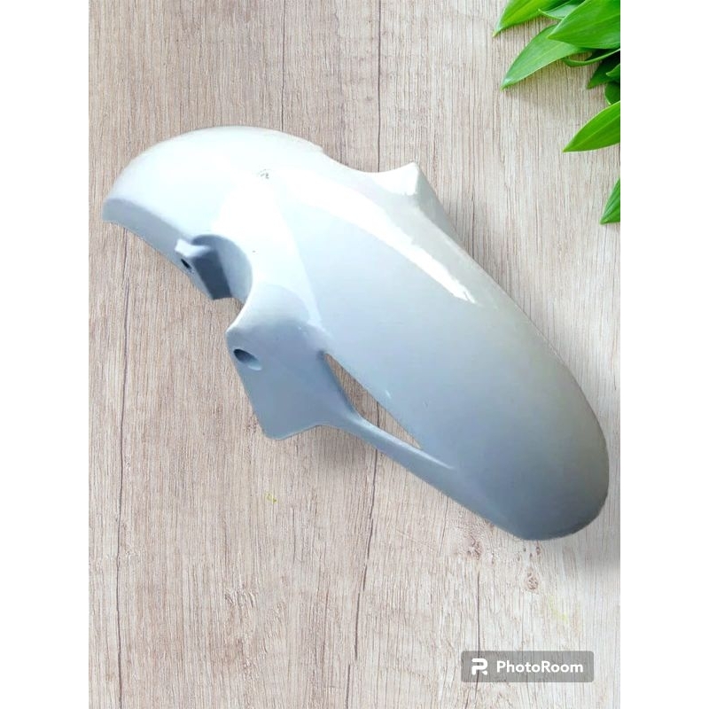 spakbor depan slebor depan Honda CBR 150 lama old warna putih