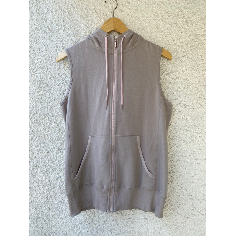 VEST UNIQLO HOODIE