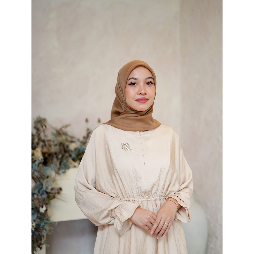 Diana Restu - Dream Scarf | Hijab Segi Empat Polos