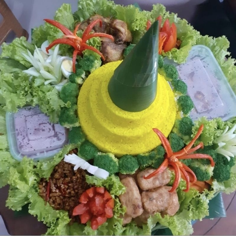 

Paket Tumpeng Khusus Pesta