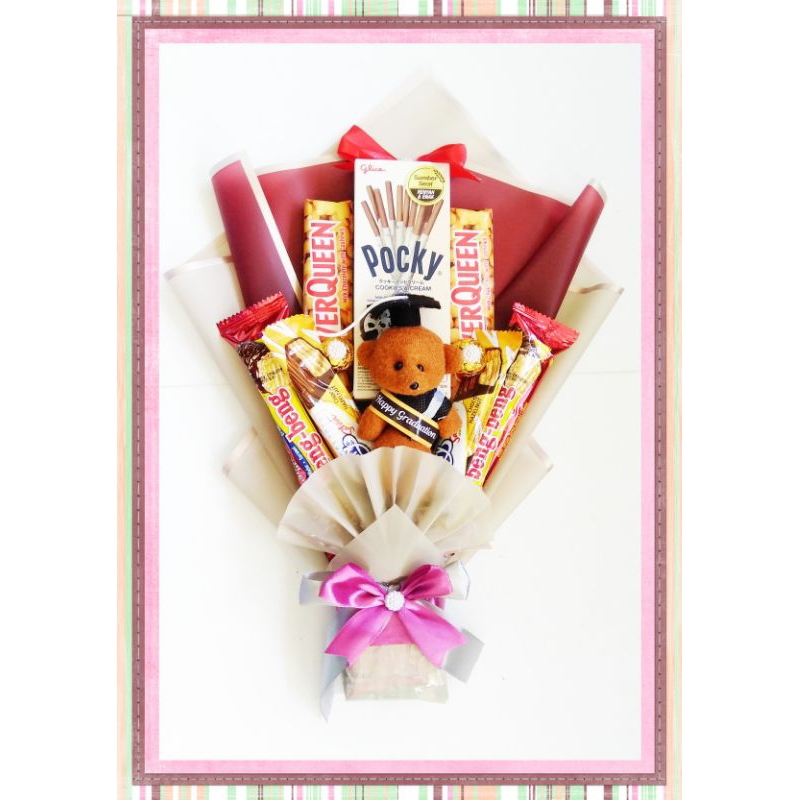 

Buket Snack Coklat dan Boneka Paket Wisuda/Buket Wisuda/Buket Graduation/Kado Wisuda