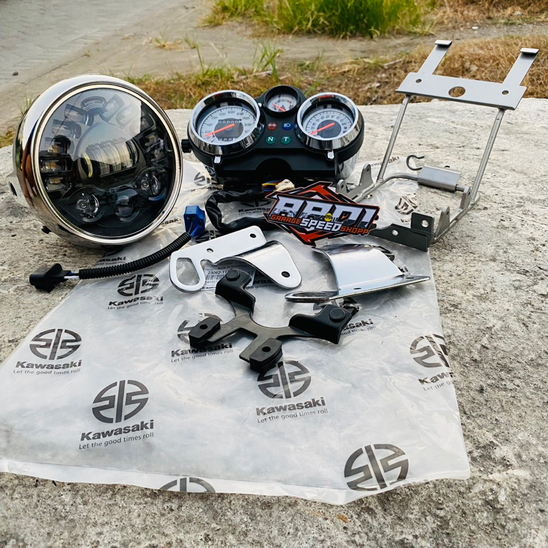 lampu depan ninja Ss set kupingan set tralis set spedmeter ninja ss daymaker ninja ss fullset